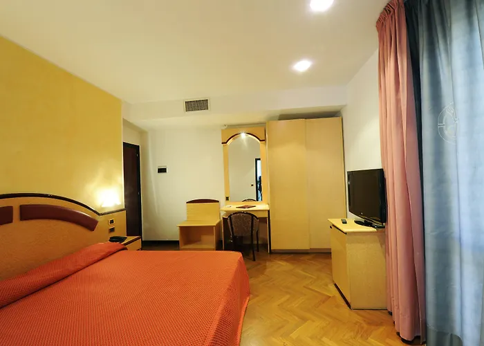 Regent - In Pieno Centro מלון