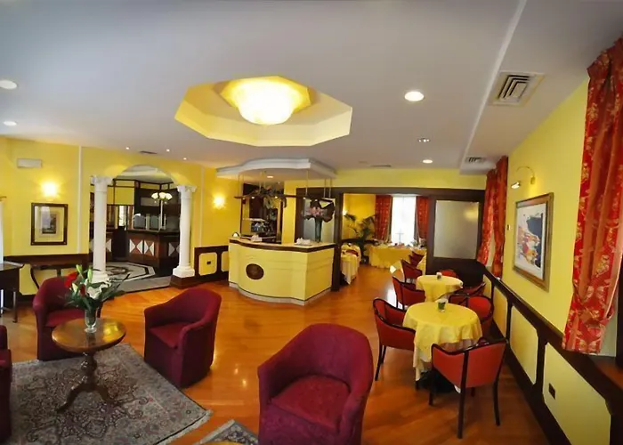 Regent - In Pieno Centro מלון סן בנדטו דל טרנטו