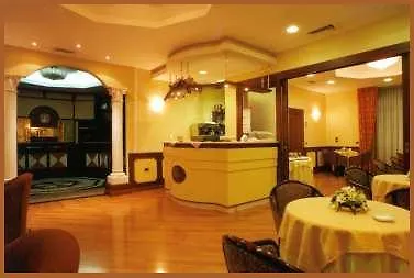 Regent - In Pieno Centro Отель 4*
