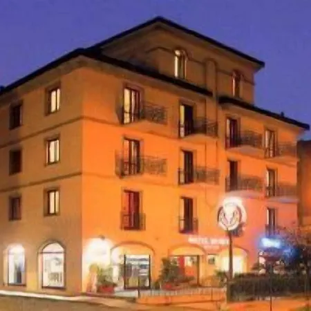 Regent - In Pieno Centro Otel 4*