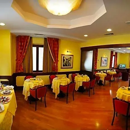 Regent - In Pieno Centro Hotel 4*