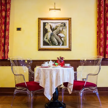 Hotel Regent - In Pieno Centro 4*