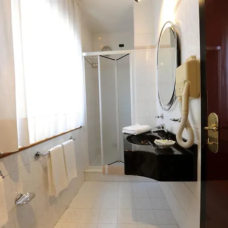 Regent - In Pieno Centro Szálloda 4*